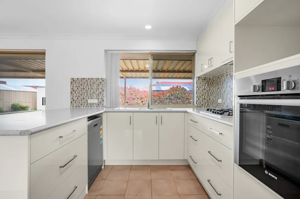 12 Greenlea Crescent, Warnbro, WA, 6169 - Image 4