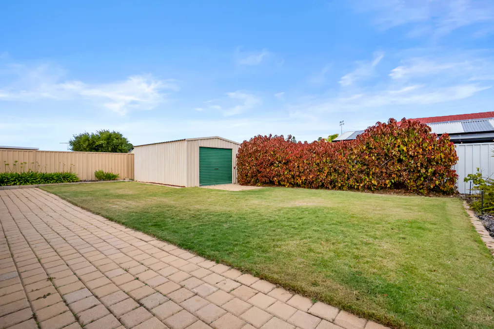 12 Greenlea Crescent, Warnbro, WA, 6169 - Image 15