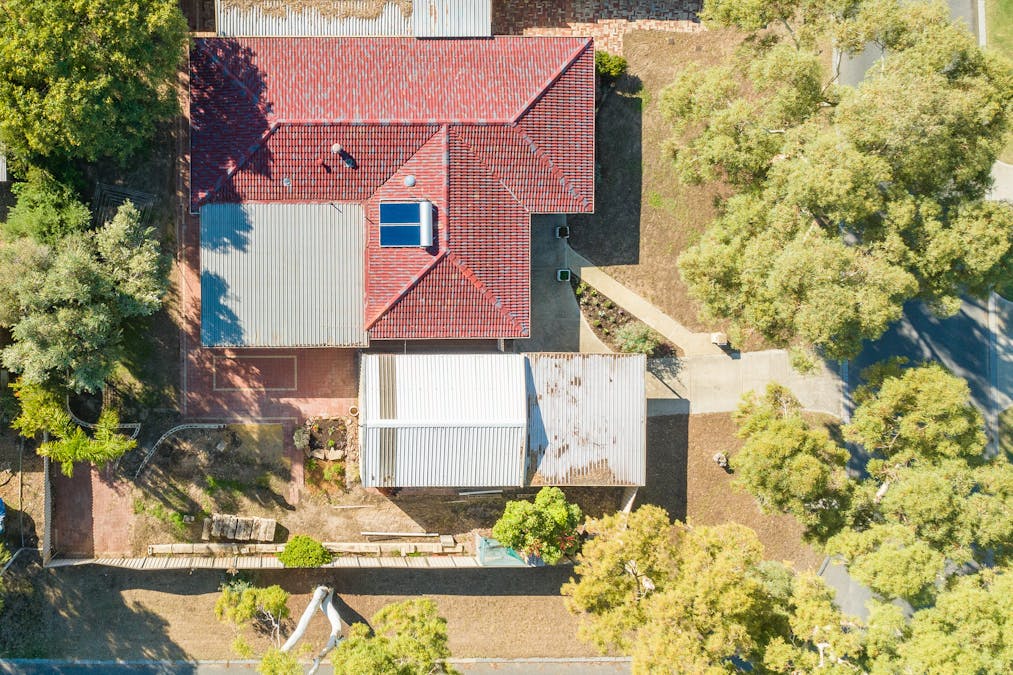 6 Holcombe Road, Warnbro, WA, 6169 - Image 1