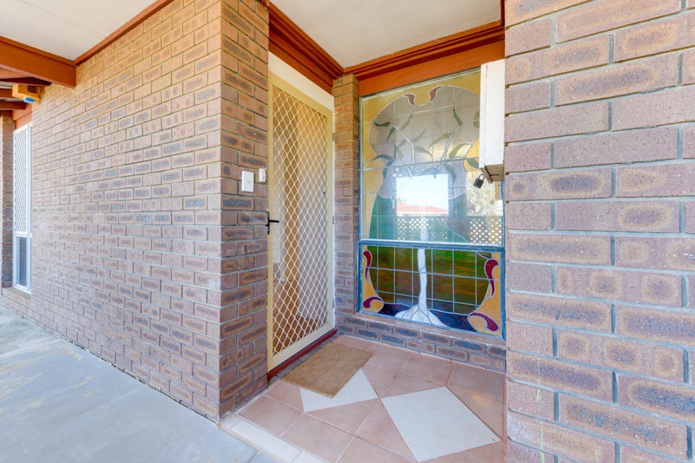 6 Holcombe Road, Warnbro, WA, 6169 - Image 13