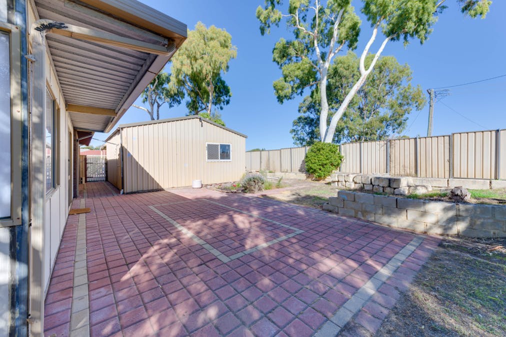 6 Holcombe Road, Warnbro, WA, 6169 - Image 14