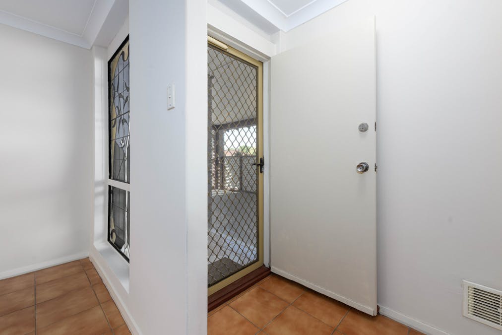 6 Holcombe Road, Warnbro, WA, 6169 - Image 19