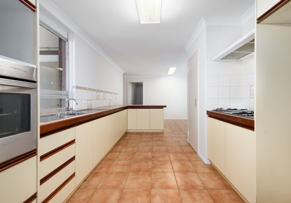 6 Holcombe Road, Warnbro, WA, 6169 - Image 23