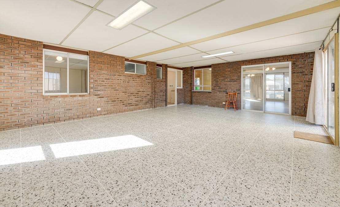 6 Holcombe Road, Warnbro, WA, 6169 - Image 32