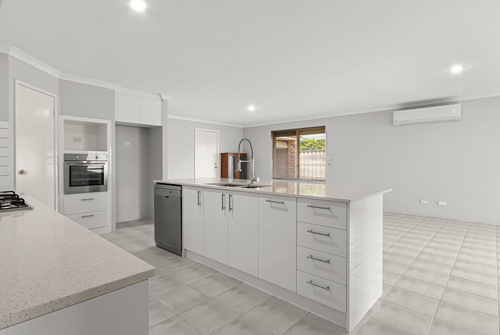 17 Wittecarra Crescent, Port Kennedy, WA, 6172 - Image 4