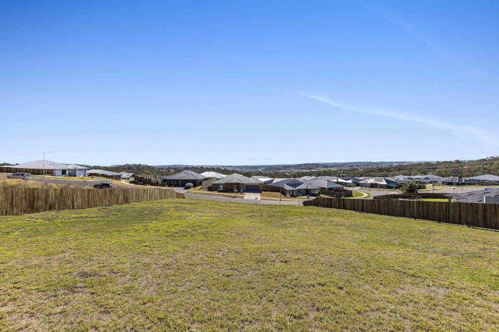 14 Latsky Drive, Cotswold Hills, QLD, 4350 - Image 5
