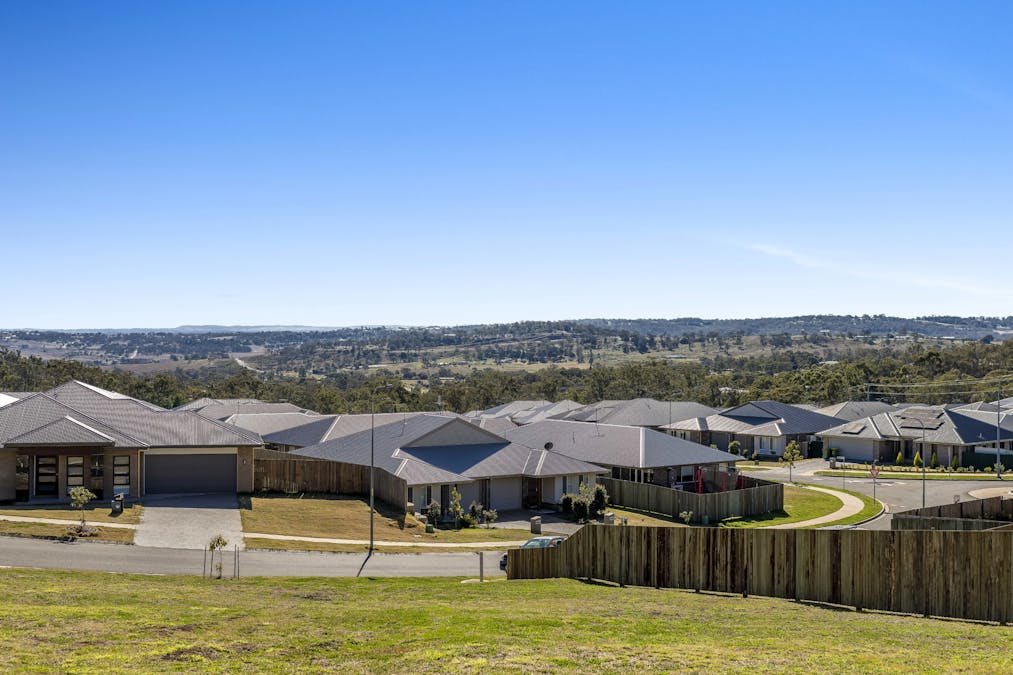 14 Latsky Drive, Cotswold Hills, QLD, 4350 - Image 6