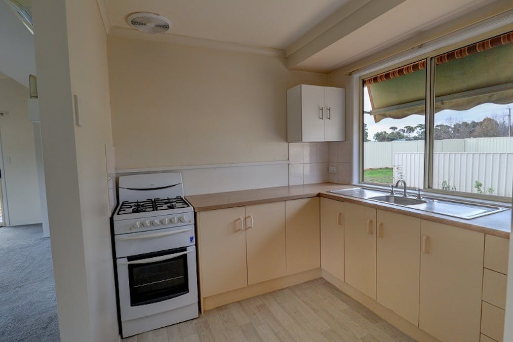 10 Torrens Street, Loxton, SA, 5333 - Image 7