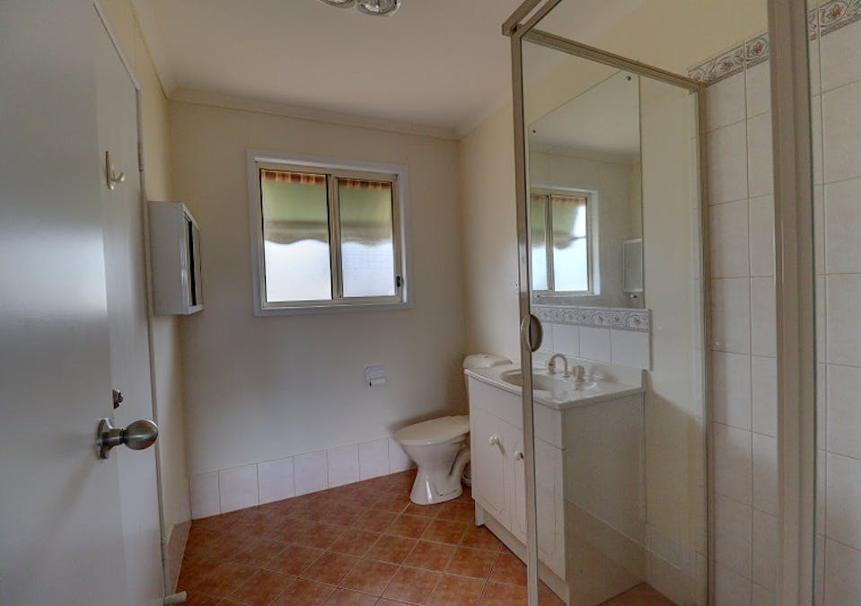 10 Torrens Street, Loxton, SA, 5333 - Image 12
