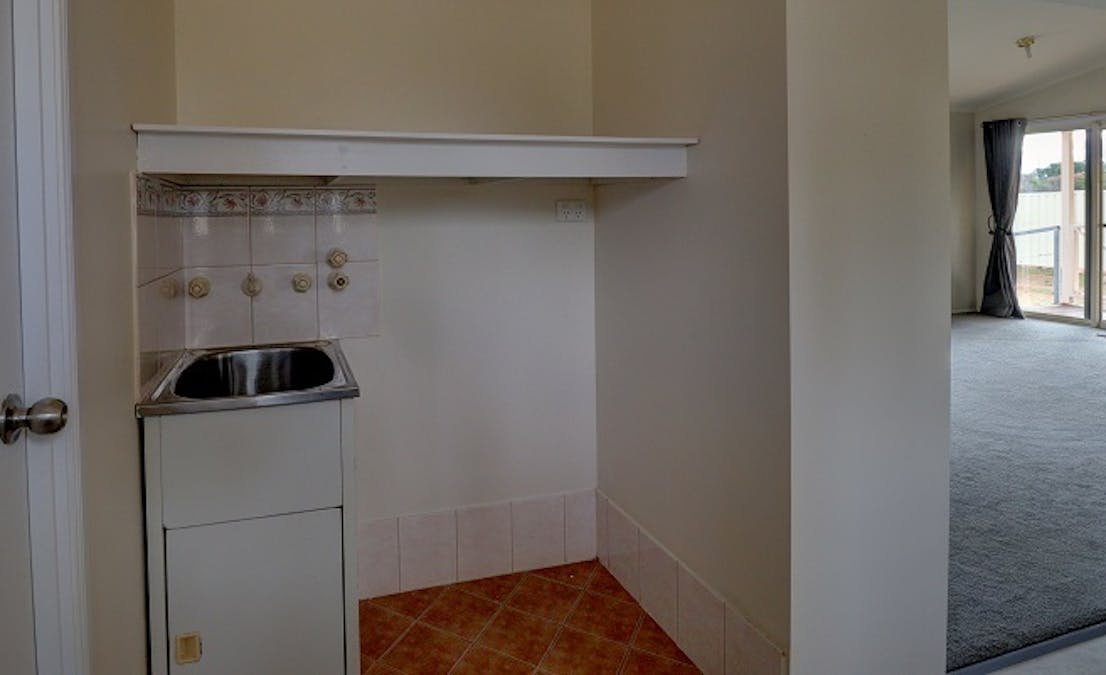 10 Torrens Street, Loxton, SA, 5333 - Image 13