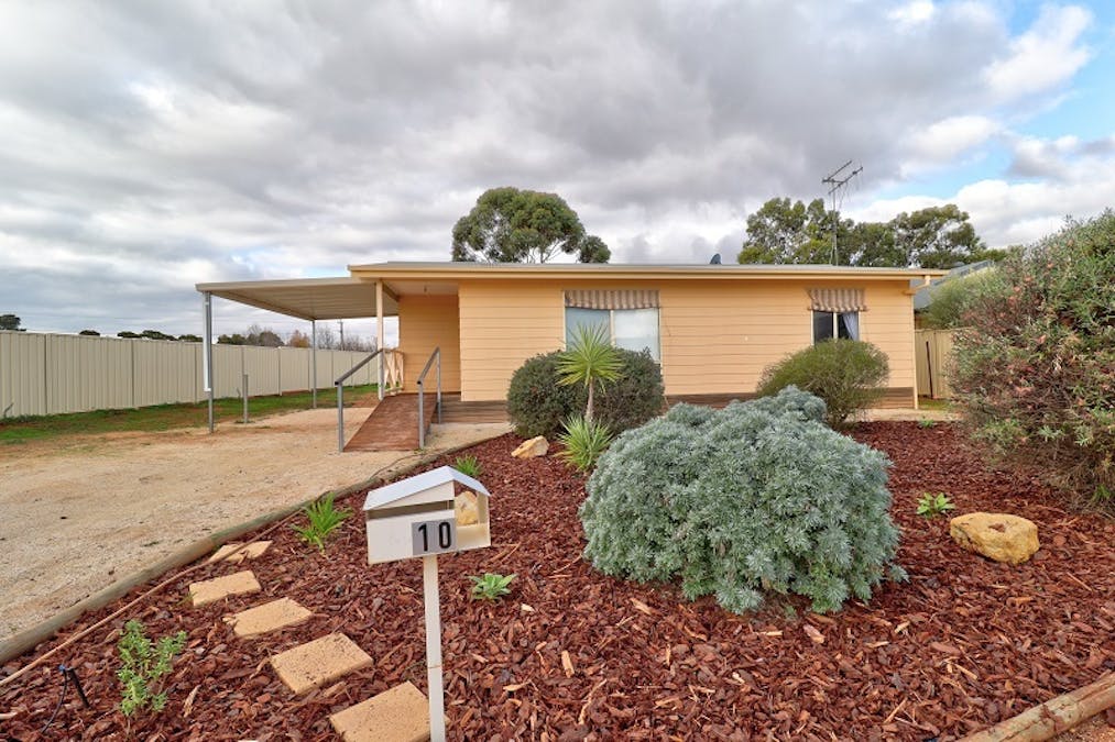 10 Torrens Street, Loxton, SA, 5333 - Image 2