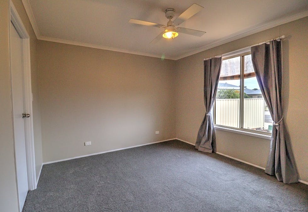 10 Torrens Street, Loxton, SA, 5333 - Image 9