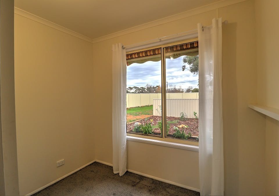 10 Torrens Street, Loxton, SA, 5333 - Image 11