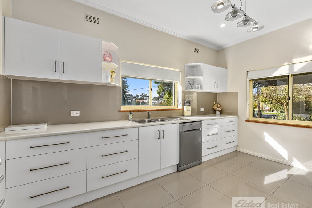 18 White Street, Millicent, SA, 5280 - Image 4
