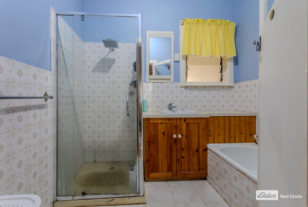 18 McLay Street, Naracoorte, SA, 5271 - Image 6