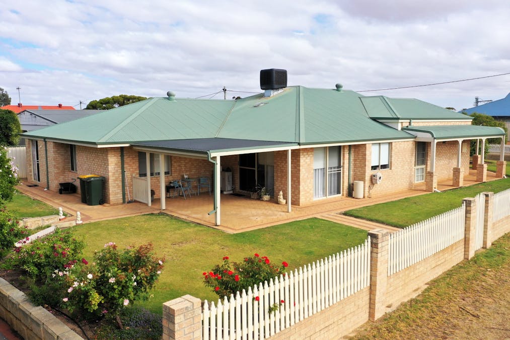 26 Gumtree Drive, Lake Grace, WA, 6353 - Image 1