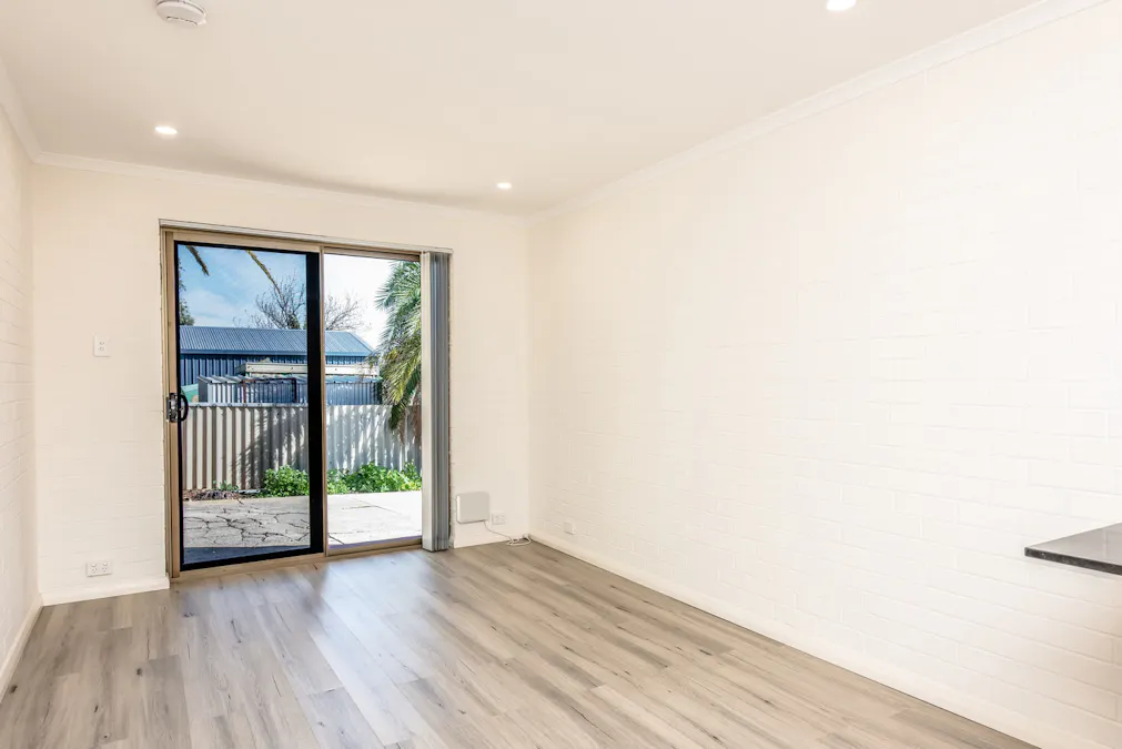 2/213 Sixth Street, Wonthella, WA, 6530 - Image 2