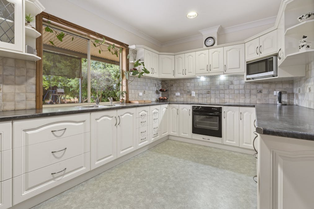 216 Cutler Road, Loxton, SA, 5333 - Image 6