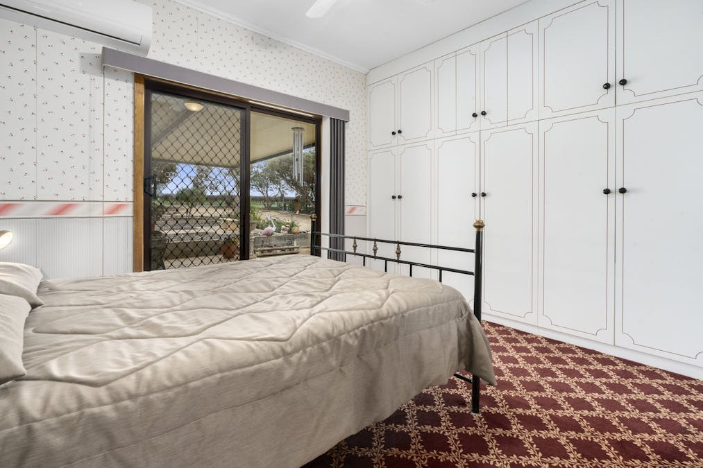 216 Cutler Road, Loxton, SA, 5333 - Image 9