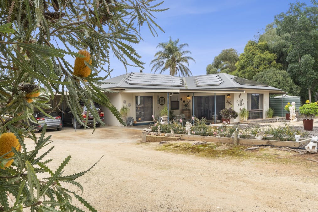 216 Cutler Road, Loxton, SA, 5333 - Image 3
