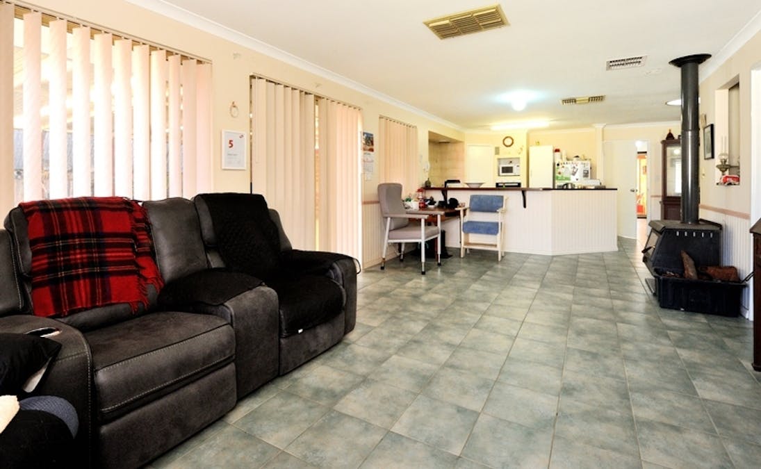 4 Blue Wren Close, Serpentine, WA, 6125 - Image 3