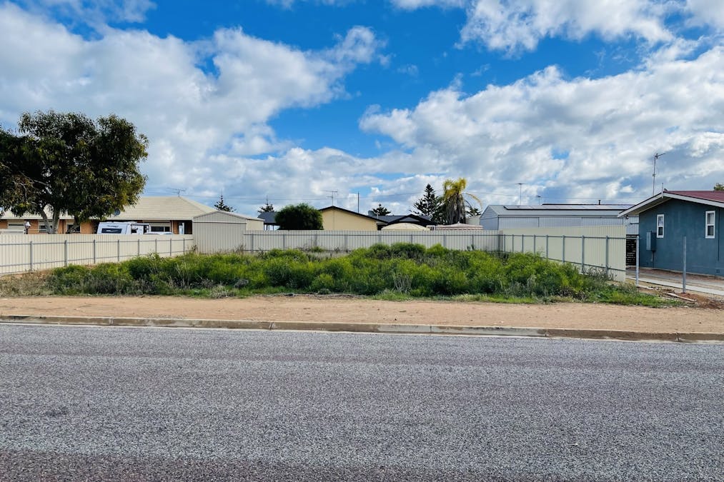 11 Eyre Highway, Ceduna, SA, 5690 - Image 1