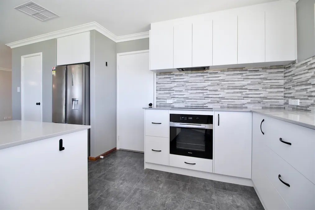 16 Lake Street, Rockingham, WA, 6168 - Image 16