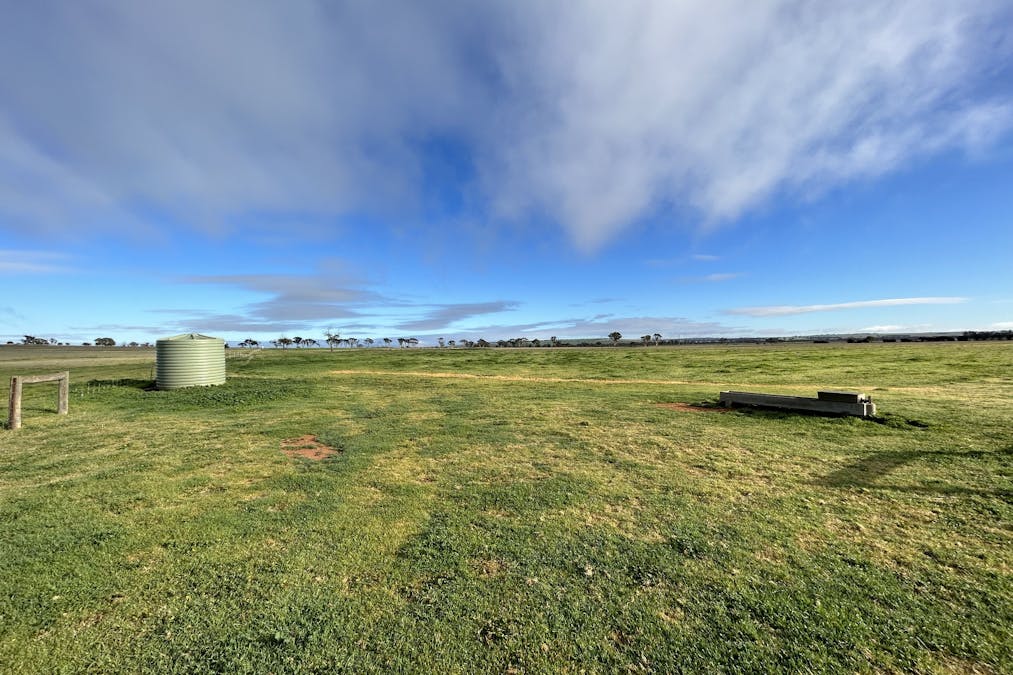 9989/5799/ Quairadng South Road, Quairading, WA, 6383 - Image 18