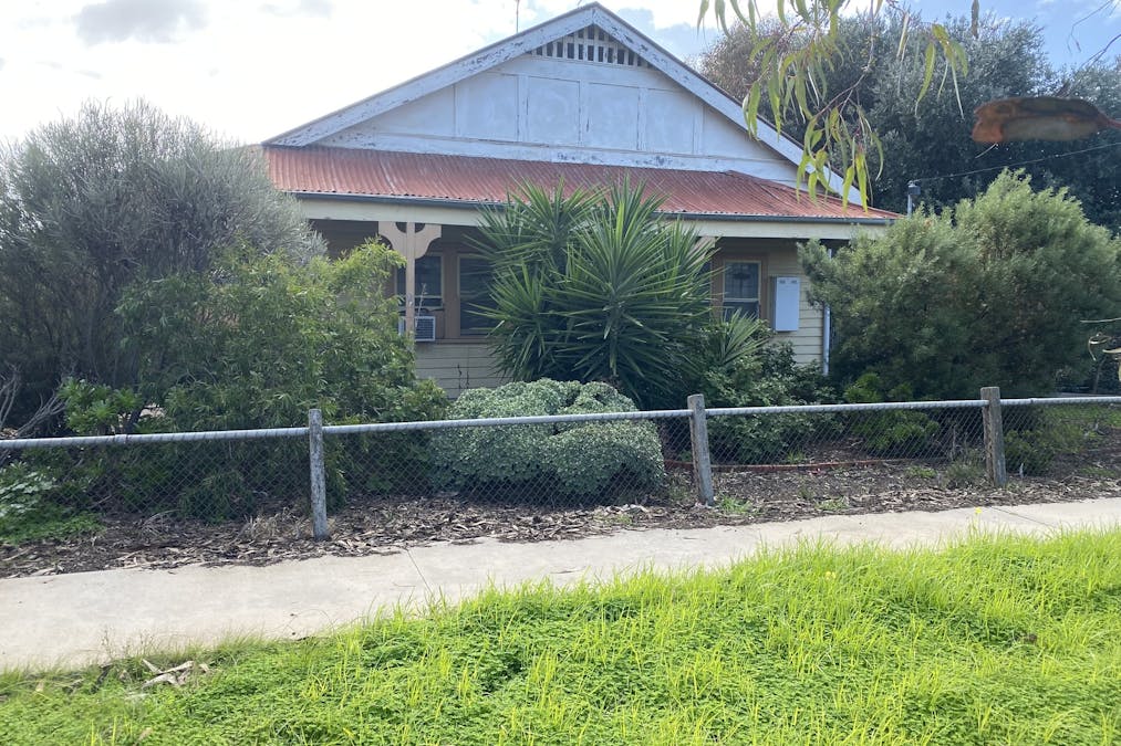 60 Lyle Street, Warracknabeal, VIC, 3393 - Image 1