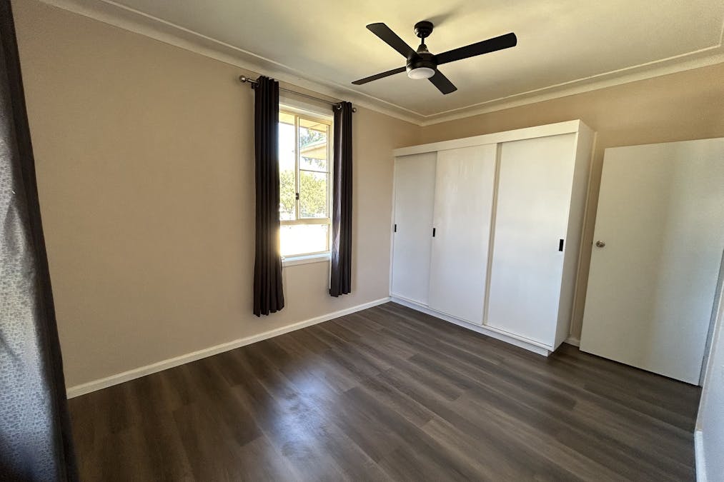 22 Kookabura Street, Parkes, NSW, 2870 - Image 4