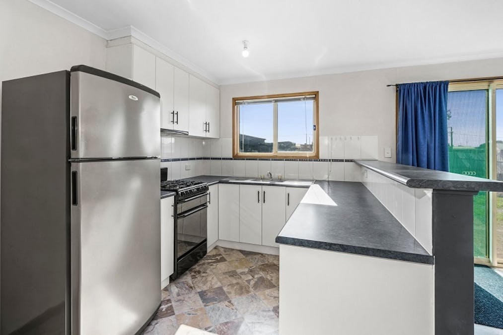 8 Acland Street, Blanchetown, SA, 5357 - Image 3