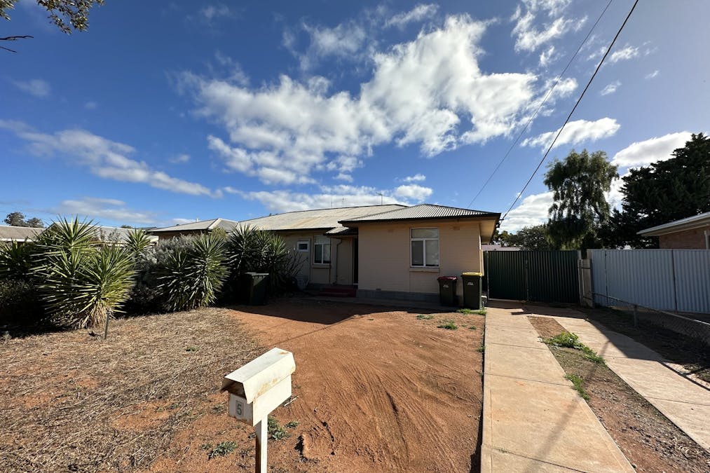 5 Bowden Street, Whyalla Stuart, SA, 5608 - Image 1