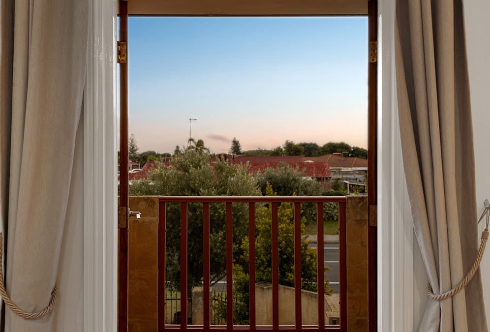 10 Rand Avenue, Waikiki, WA, 6169 - Image 13