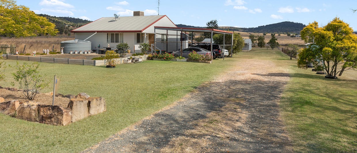 6 Summerholm Road, Hatton Vale, QLD, 4341 - Image 1