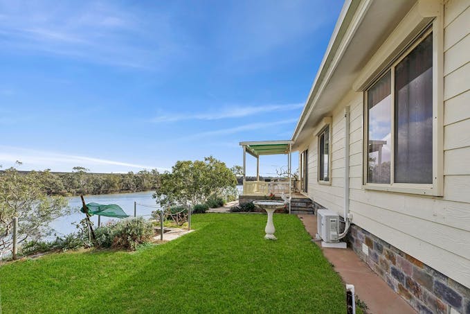 17 Larby Road, Blanchetown, SA, 5357 - Image 1