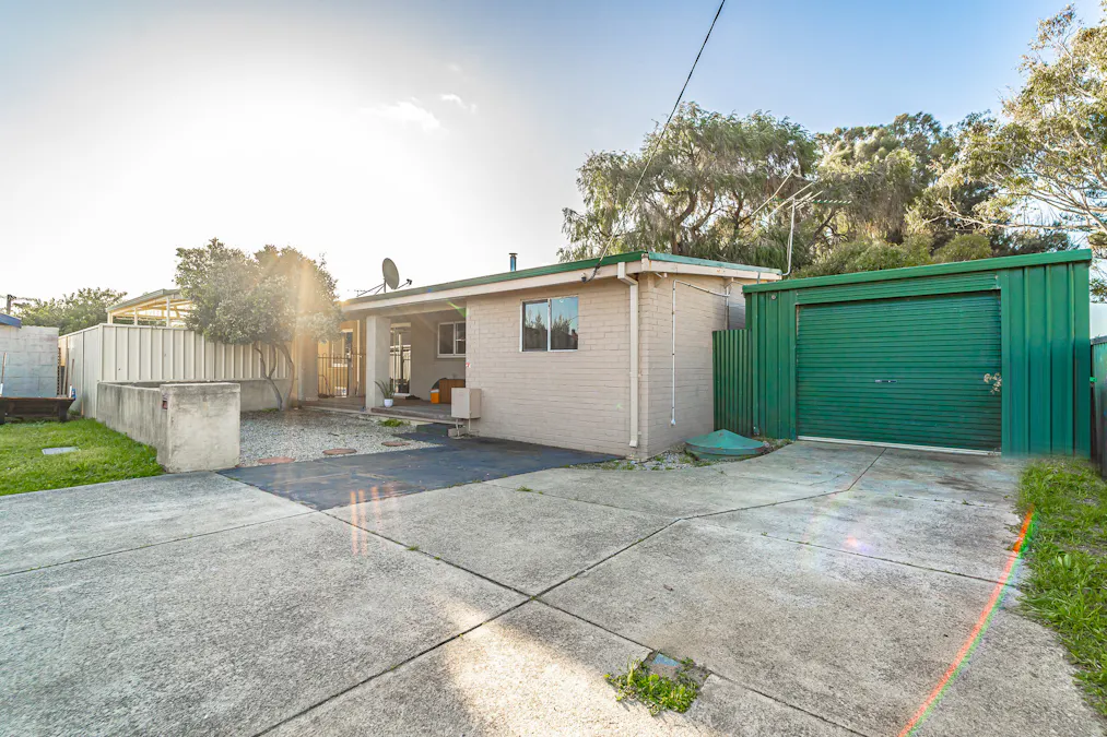 19 Octans Court, Rockingham, WA, 6168 - Image 2