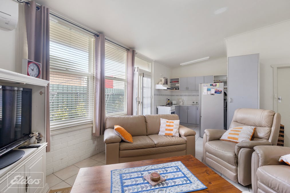 21 Acraman Street, Victor Harbor, SA, 5211 - Image 9