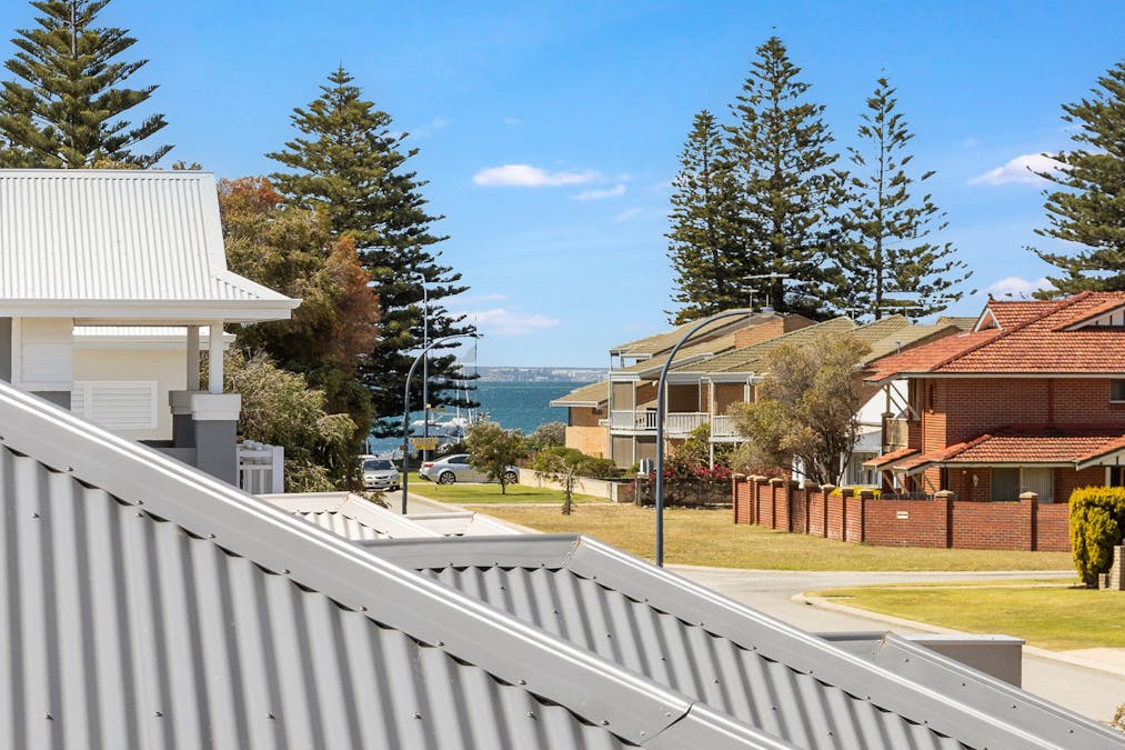 10/2 Parkin Street, Rockingham, WA, 6168 - Image 4