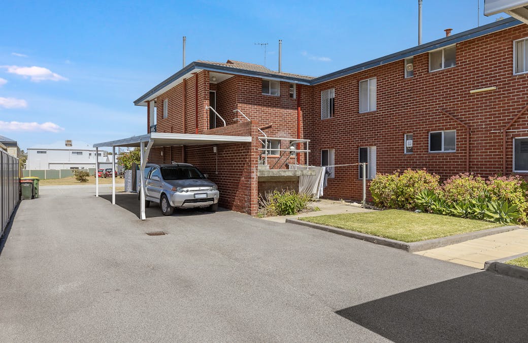 10/2 Parkin Street, Rockingham, WA, 6168 - Image 1