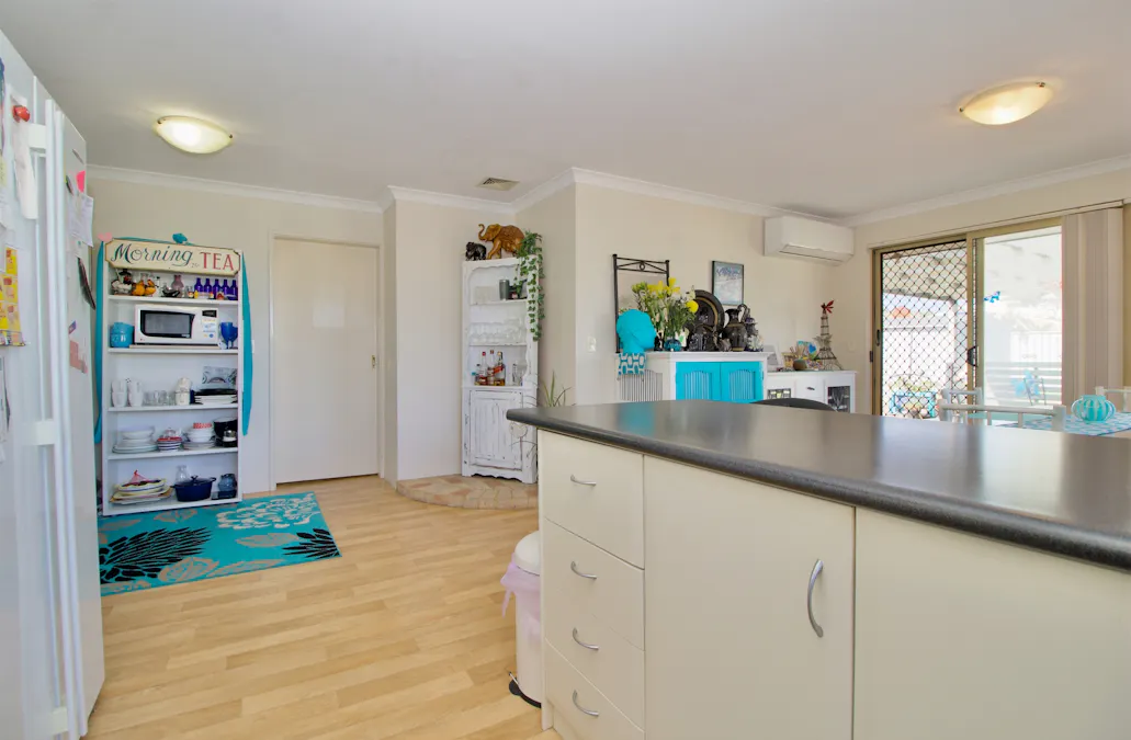 18 Castlerock Avenue, Waikiki, WA, 6169 - Image 5