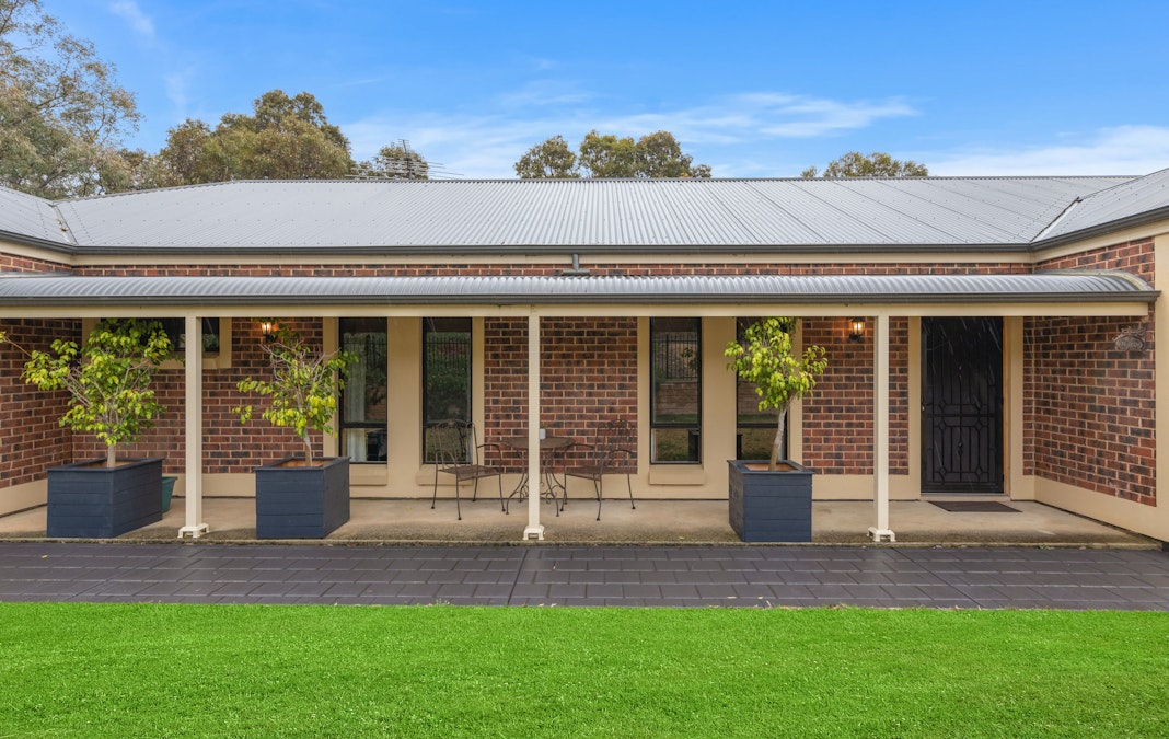 8 Little Eva Street, Williamstown, SA, 5351 - Image 3