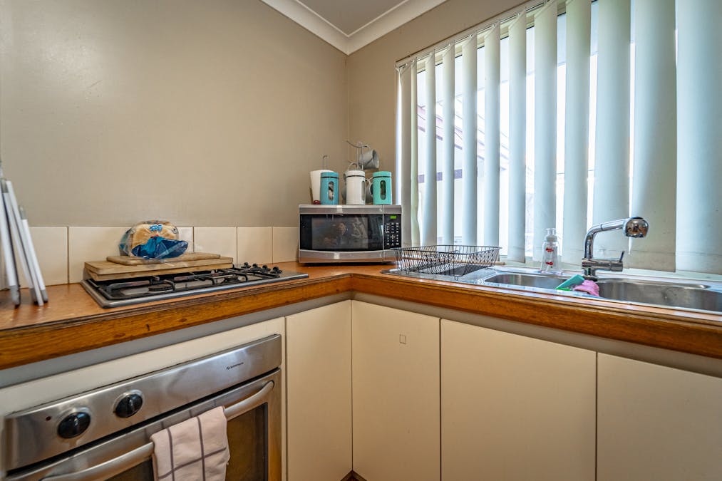 2 Carmana Lane, Warnbro, WA, 6169 - Image 10