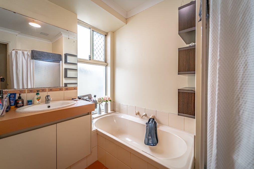 2 Carmana Lane, Warnbro, WA, 6169 - Image 15