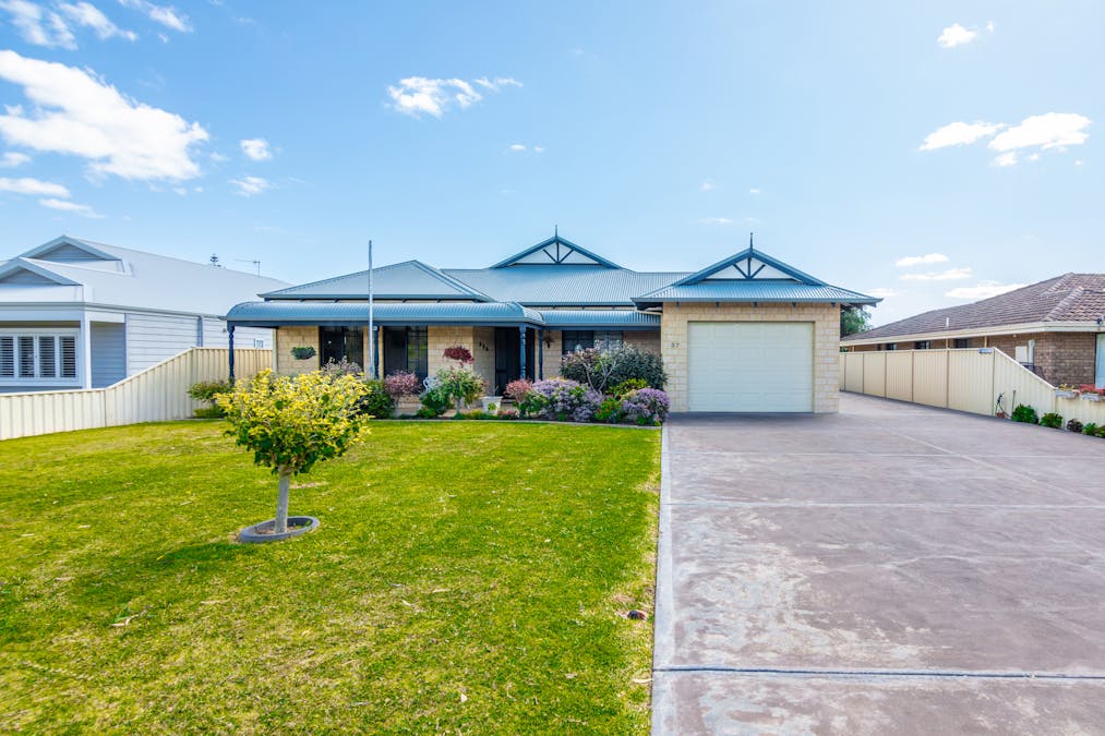 37 Brown Street, Cervantes, WA, 6511 - Image 2