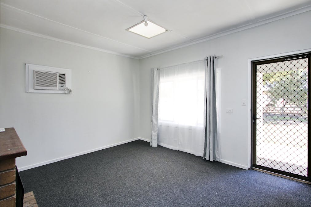 19 Eringa Avenue, Loxton, SA, 5333 - Image 5