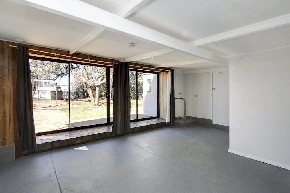 19 Eringa Avenue, Loxton, SA, 5333 - Image 8