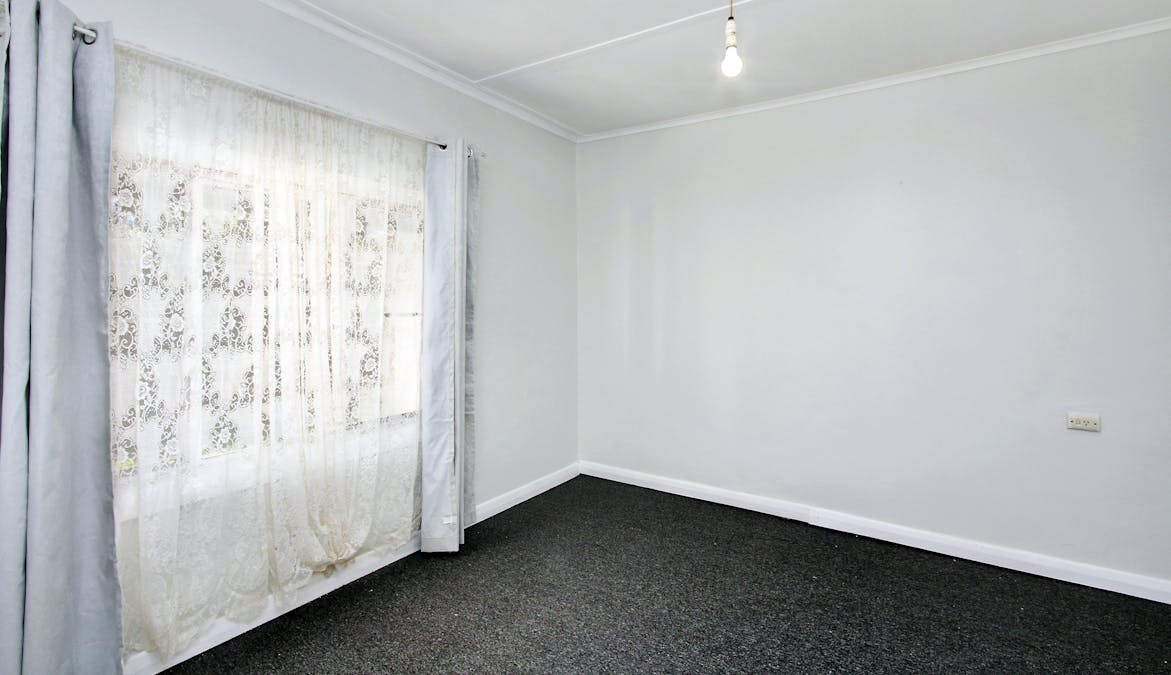 19 Eringa Avenue, Loxton, SA, 5333 - Image 9