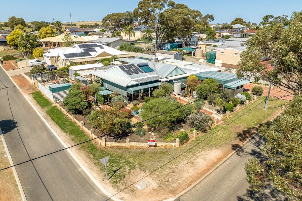 4 Cook Street, Northam, WA, 6401 - Image 1