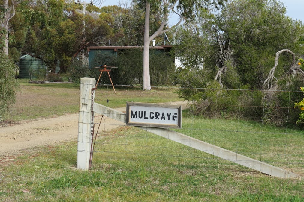 102 Four Post Road, Deniliquin, NSW, 2710 - Image 1