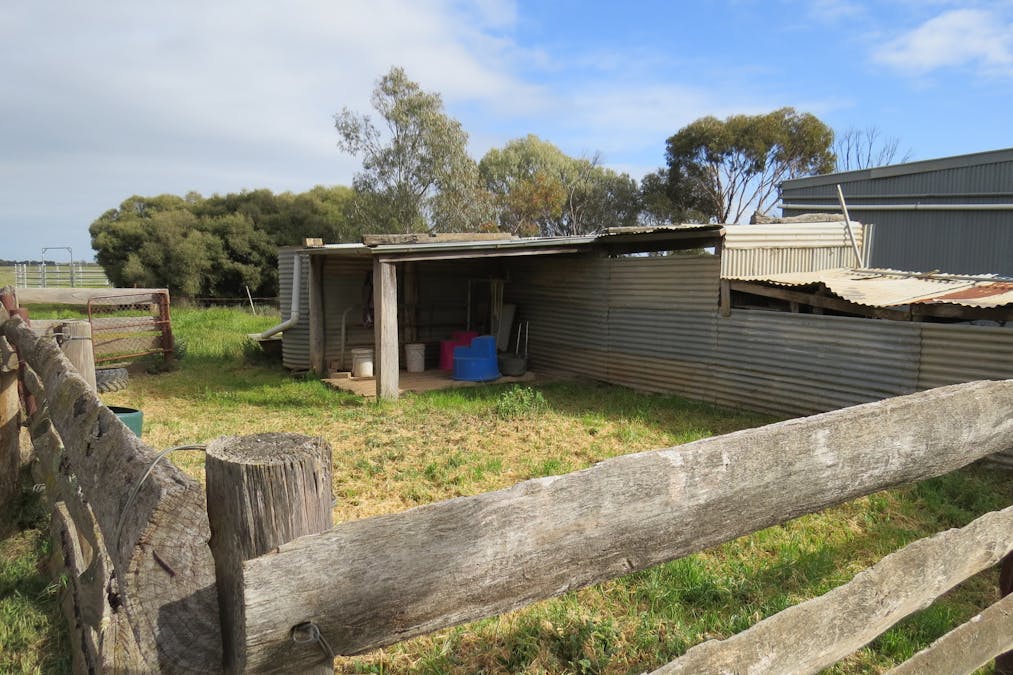 102 Four Post Road, Deniliquin, NSW, 2710 - Image 12